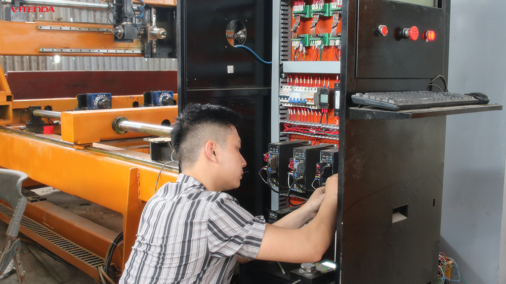 Lắp ráp tủ điện máy đục gỗ CNC 5 trục - Vitenda