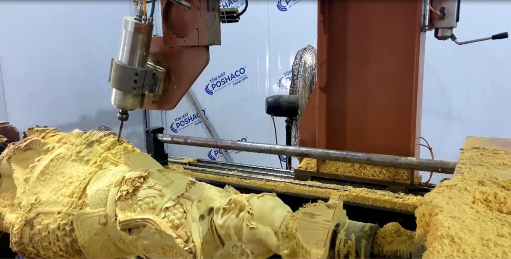 Máy CNC 5 trục của Vitenda đang đục tượng tại Sơn Đồng