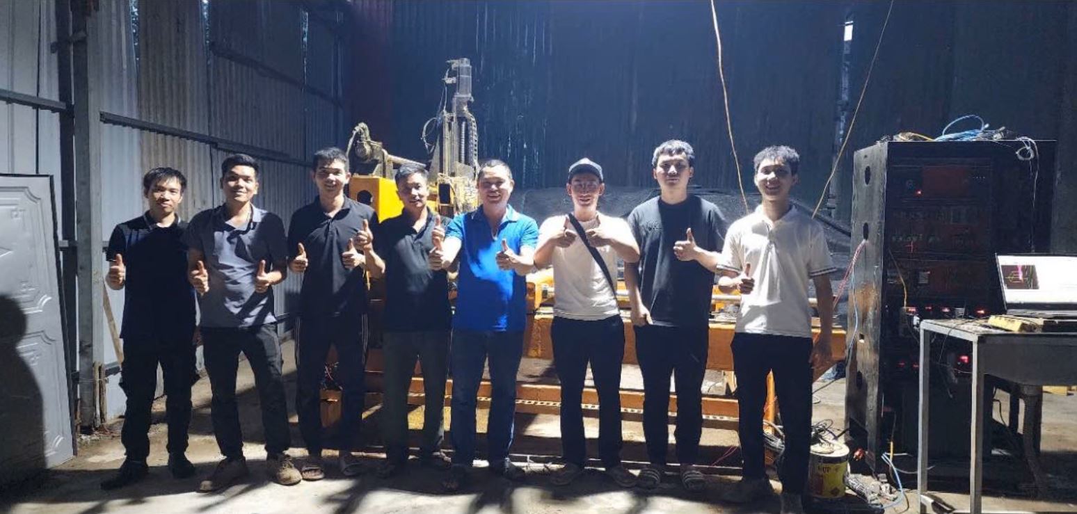 Vitneda và nghệ nhân Nguyễn Nghãi hợp tác về máy CNC 5 trục 1