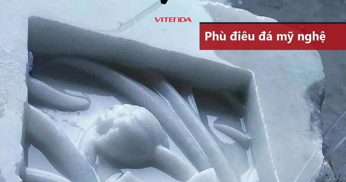 Tấm phù điêu đá hoa sen nổi khối vừa phay xong trên máy CNC, minh hoạ sản phẩm đá mỹ nghệ